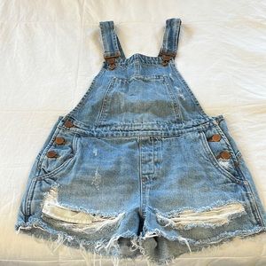 Overall shorts